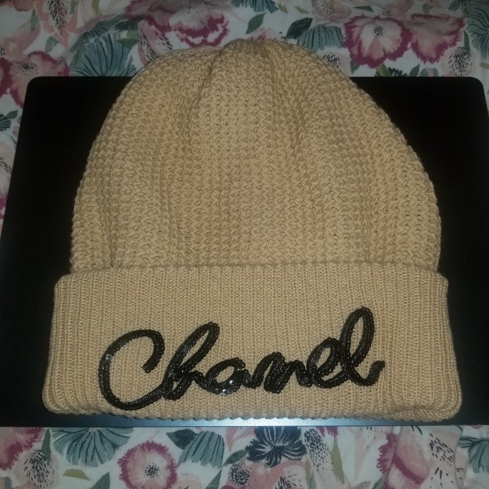 Chanel Beanie 22A